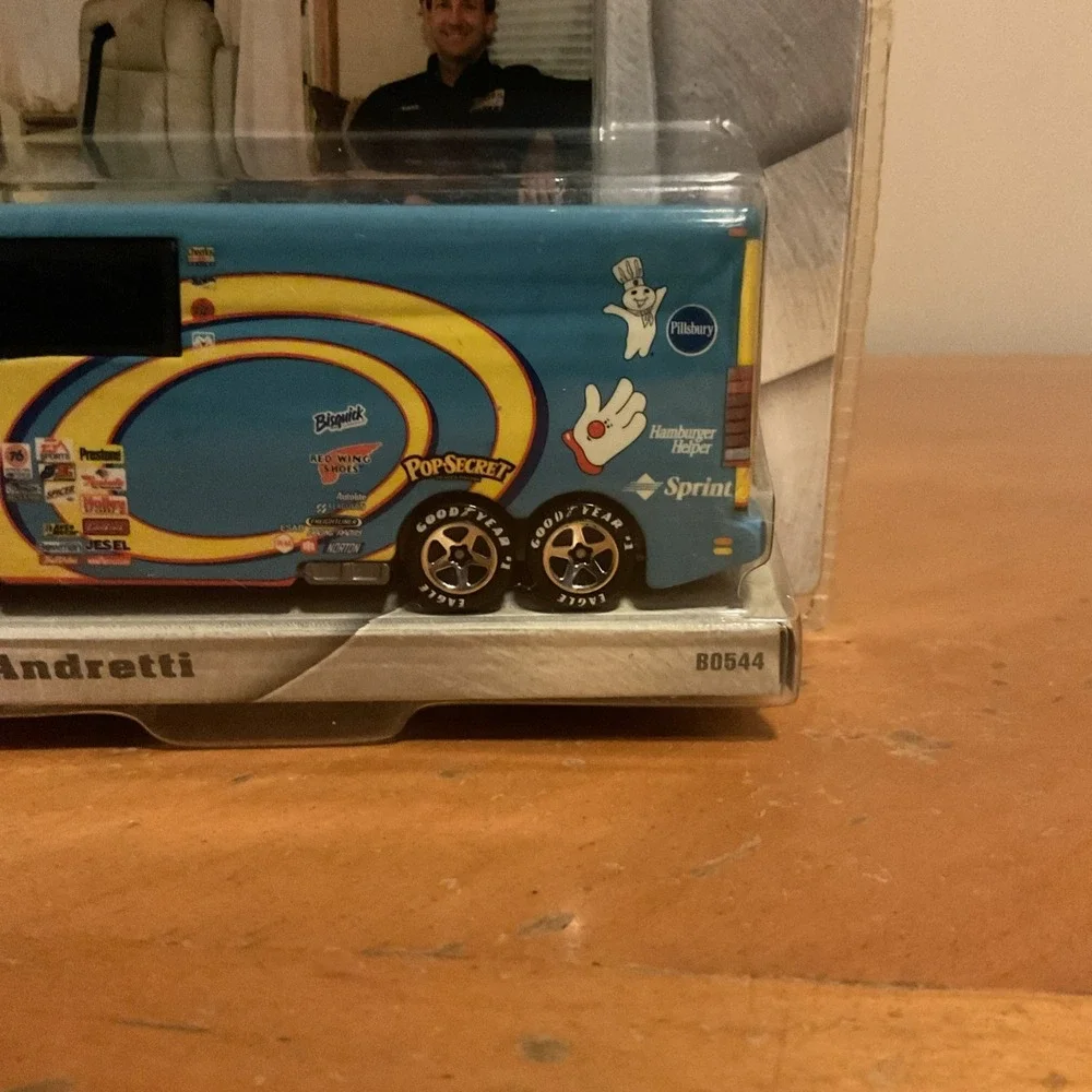 2002 John Andretti Hot Wheels‎ Cheerios Racing Luxury Ride 43 ~ Sealed ~ Nascar